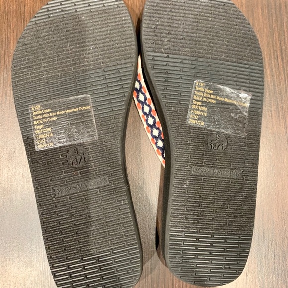 Cat and jack flip flops - Picture 3 of 3